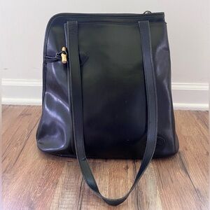 LONGCHAMP
Leather Crossbody Bag